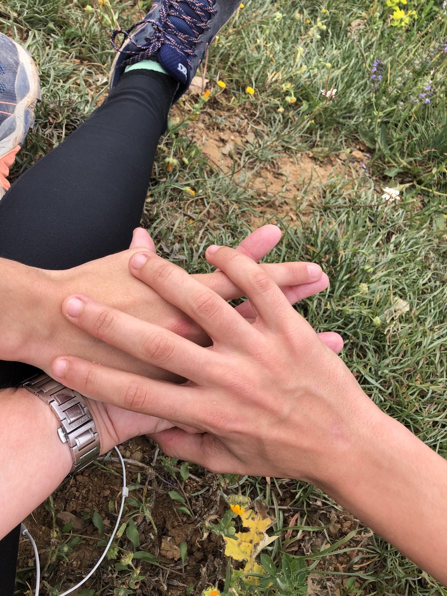 afitob's tweet photo. Dia 1 del confinament amb 3 adolescents: noves rutines i pensaments compartits ... malgrat el “mare, no et pensis que cada dia farem això” jo sóc optimista 😉 https://t.co/smrAeXNh6n