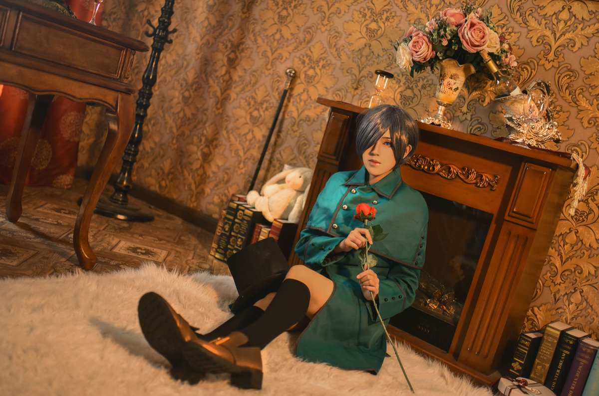 Veronica_JX_'s tweet photo. 【黑执事】Ciel Phantomhive
第一次自己修图，最近没拍新图，拿2年前的旧图练习。努力开启技能！ https://t.co/BqOFEKc3dC