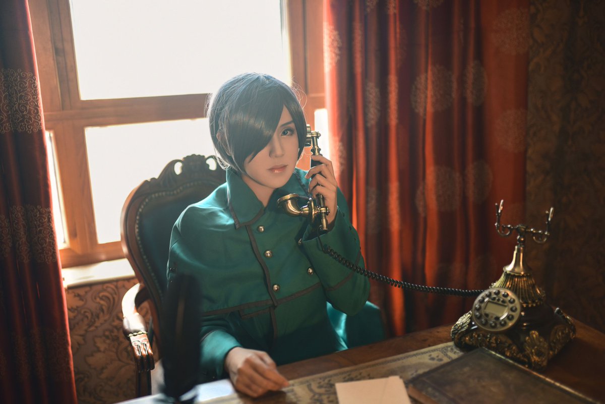 Veronica_JX_'s tweet photo. 【黑执事】Ciel Phantomhive
第一次自己修图，最近没拍新图，拿2年前的旧图练习。努力开启技能！ https://t.co/BqOFEKc3dC