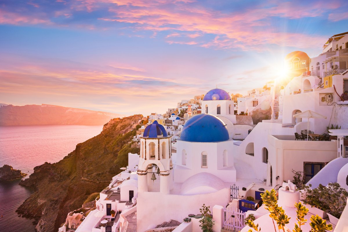 If you are wondering where to go for your next trip we suggest the luxurious Greek Islands. Nothing beats the beautiful cliffs of Santorini. 

Is Santorini on your bucket list this Spring?

#santoriniisland #santoriniview #santorini_lover #santorinisunset #santorinigreece