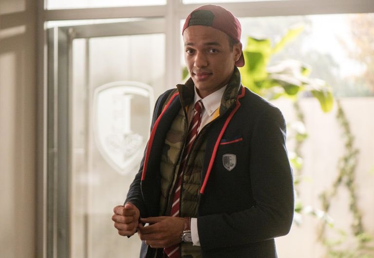demag0gica's tweet photo. Ci ho messo 3 puntate per capire che non erano la stessa persona #EliteNetflix https://t.co/OuT36ytz6h