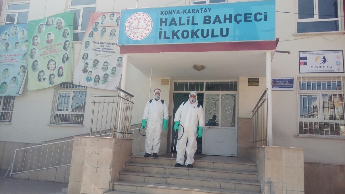 halilbahceciio's tweet photo. Okulumuz tepeden tırnağa ilaçlama yapılarak dezenfekte edildi.Karatay Belediye Başkanı Hasan Başkana; öğrencilerim, öğretmenlerim ve velilerim adına teşekkür ederiz. https://t.co/Jf6wk2OTsK