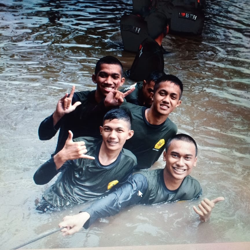 KozatOfficial's tweet photo. Waktu main ke kandang macan argghhh !!! https://t.co/ZFoyjdKt5F