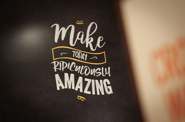 LakesideSigns's tweet photo. It's the weekend! Make today ridiculously amazing!⠀
⠀
#weekend #amazing #signage #lakesidesigns https://t.co/rv8yN7cNxd https://t.co/YOmpTu0zgT
