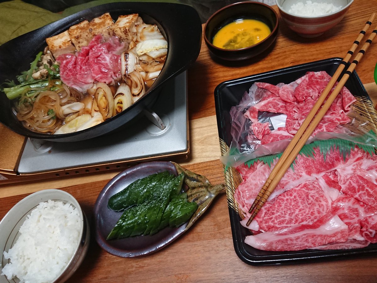 すき焼き食べるたびに、このくだり思い出す。海原親子ほんとうるせぇ。旨いつーの。#美味しんぼ 
