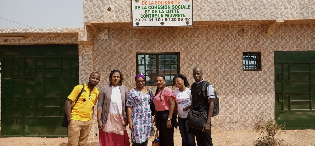 ci_jeune's tweet photo. 'Nous sommes prêt à soutenir toutes les actions de solidarité et de cohésion sociale dans la région du poro "propos de la directrice #RégionaleDeLaSolidarité lors de la deuxième rencontre.
@UNpeacebuilding @ictj @pnudcotedivoire @Suma2000 https://t.co/eL7IQ7cfTY