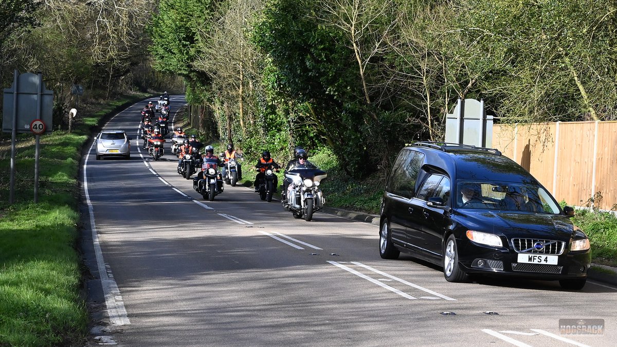 HogsbackPhoto's tweet image. Sometimes we have to say goodbye. Tremendous show of respect by @hogsbackchapter with 55 @HOGukandireland bikes in the funeral cortege and last journey of Louise. RIP.
hogsbackchapteruk.smugmug.com/2020/Louise-Ty…