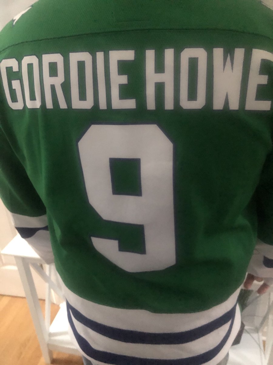 DanielCoonanP's tweet photo. Heading to #market basket. Going to have to be a #3zone shopper today. #Scoring deals, #assisting my fellow shoppers to reach that last canned good on the top shelf, and fighting the madnesses over a roll of toilet paper. Making a #GordieHoweHatTrick https://t.co/ZUuAWNW1pk