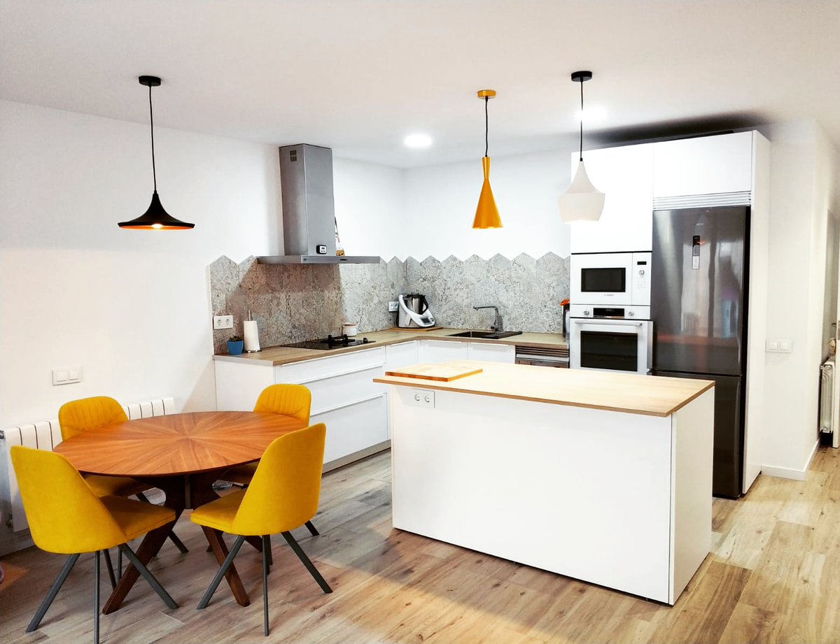 Obertures's tweet image. Aquests dies, siguem responsables i surtim només pel que sigui realment necessari. La salut de tots esta en joc i com a casa, no s'està enlloc. 👨‍👩‍👧‍👧 👨‍👨‍👧‍👧 👩‍👩‍👧‍👧 👨‍🦳 👩‍🦳 🏘️
Obertures ⭐ ⭐ ⭐ ⭐ ⭐

#quedateentucasa #tothomacasa