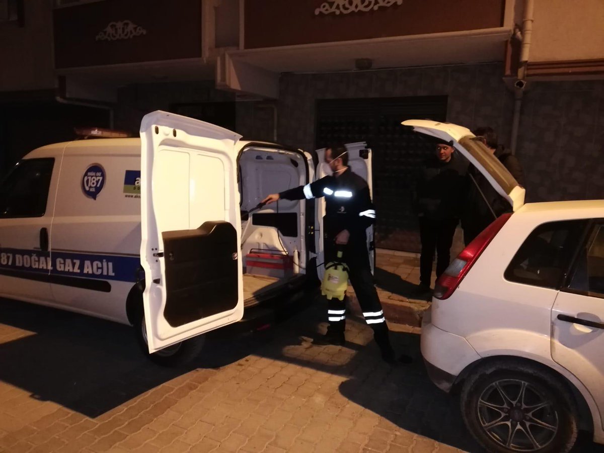 AKSAOVAGAZ's tweet photo. Çalışanlarımızın ve abonelerimizin güvenliği için Corona(covid19) Virüsüne karşı koruma amaçlı dezenfekte işlemleri ofislerimiz, RMS A İstasyonlarımız ve araçlarımızda  gerçekleştirilmiştir .Dezenfekte işlemleri periyodik olarak yapılacaktır.#aksadoğalgaz #COVID19 https://t.co/0RGZ4U1kUc