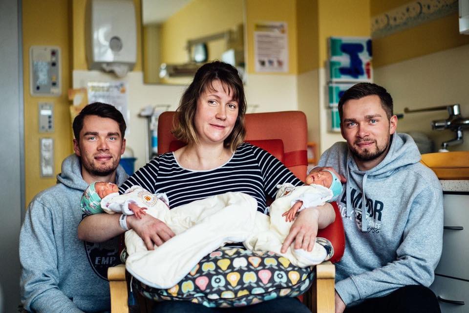 Herzlichen Glückwunsch, Hanna &amp; Helene🎂
Heute feiern unsere jüngsten „Empor-Zwillinge“ ihren ersten Geburtstag. Alles Gute wünschen nicht nur Nick und Leon Witte - auch der Rest der Empor-Familie gratuliert aufs Herzlichste! 🎉