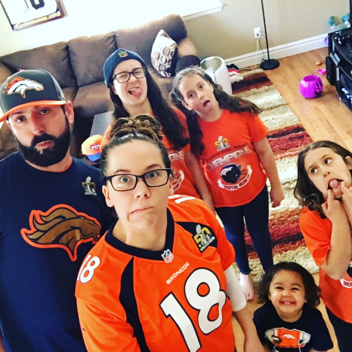 aconthegreat's tweet photo. @CodyRoarkNFL @LockedOnBroncos Flash back to SB50 with my crew https://t.co/3VwbNZP2rW