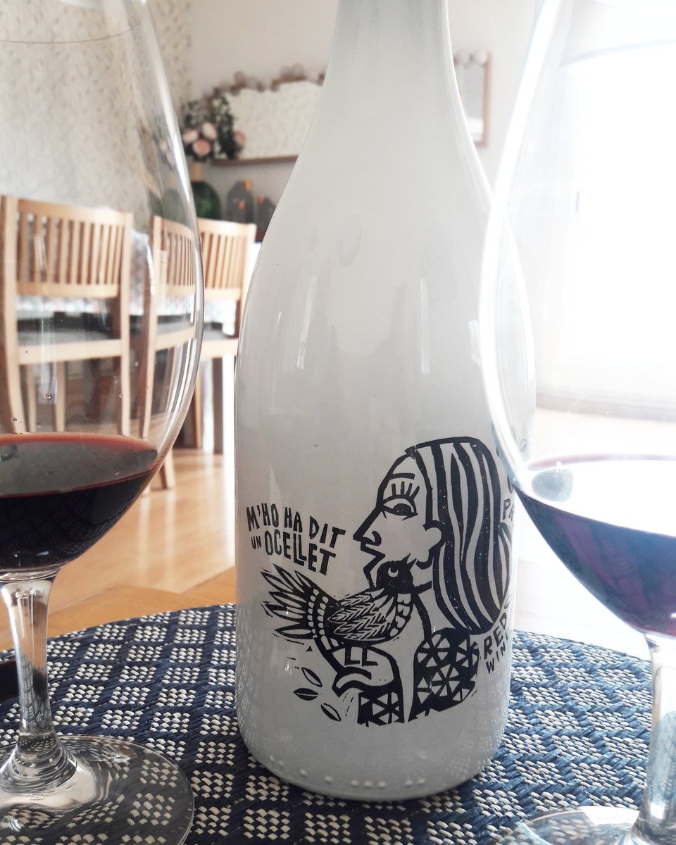 somnidevins's tweet photo. Us convidem a que compartiu quin és el vostre vi per aquests dies?
#ViConfinats 
#JoHemQuedoACasa
#cuidemnos
#UnJocPerAquestsDies
El nostre primer vi... #Mhohaditunocellet @doqpriorat @Iduvina_Olmedo 
I tu? @AulaDeMaridaje quin obriras? #QueRuli https://t.co/2dnxd2u8k9