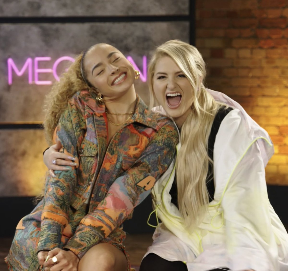 EllaEyre's tweet photo. my giiiiiirl @Meghan_Trainor asked me to help her out w #TEAMTRAINOR on @thevoiceuk and if ur in isolation rn u have no excuse not to catch it from 8.30pm tonight tbh ... https://t.co/KLpDpoqGRn