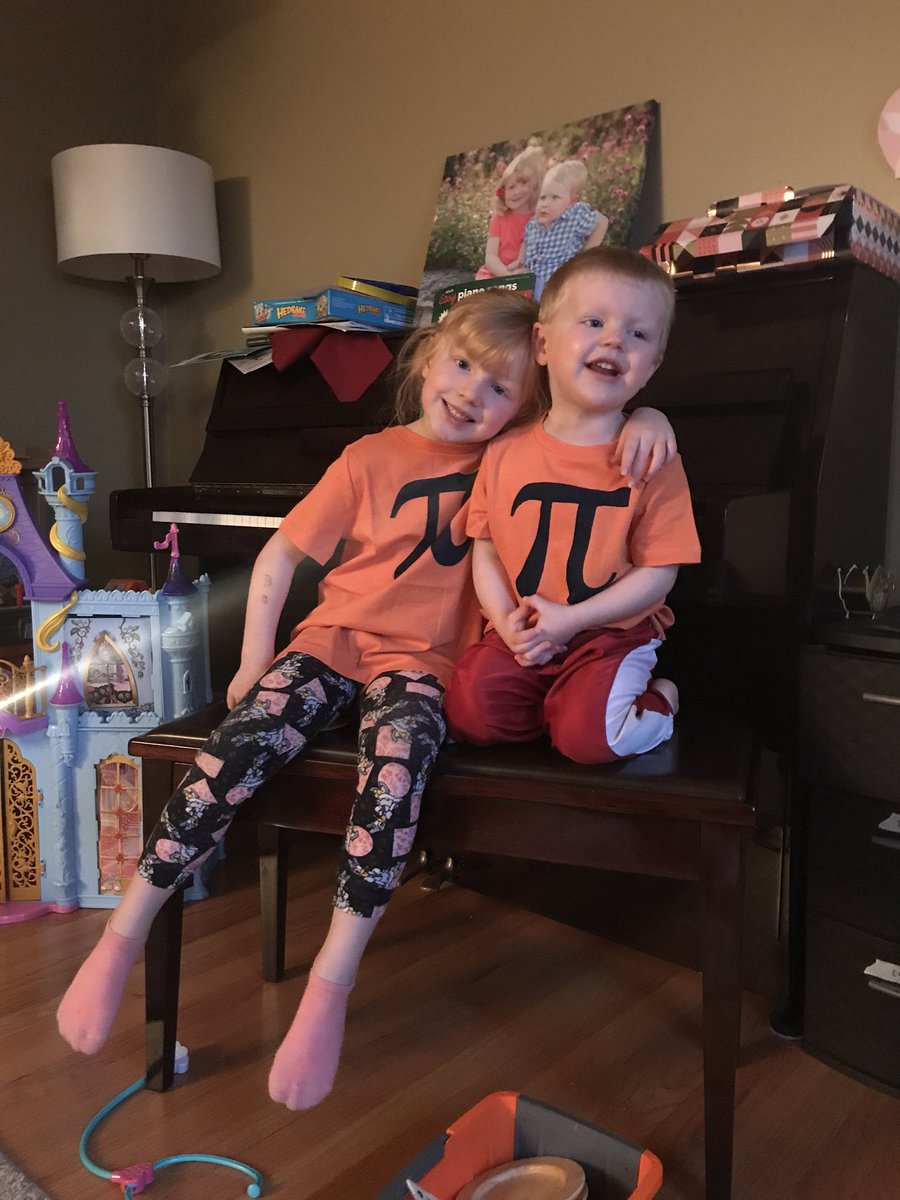 Kids celebrating #PiDay2020 with mommy