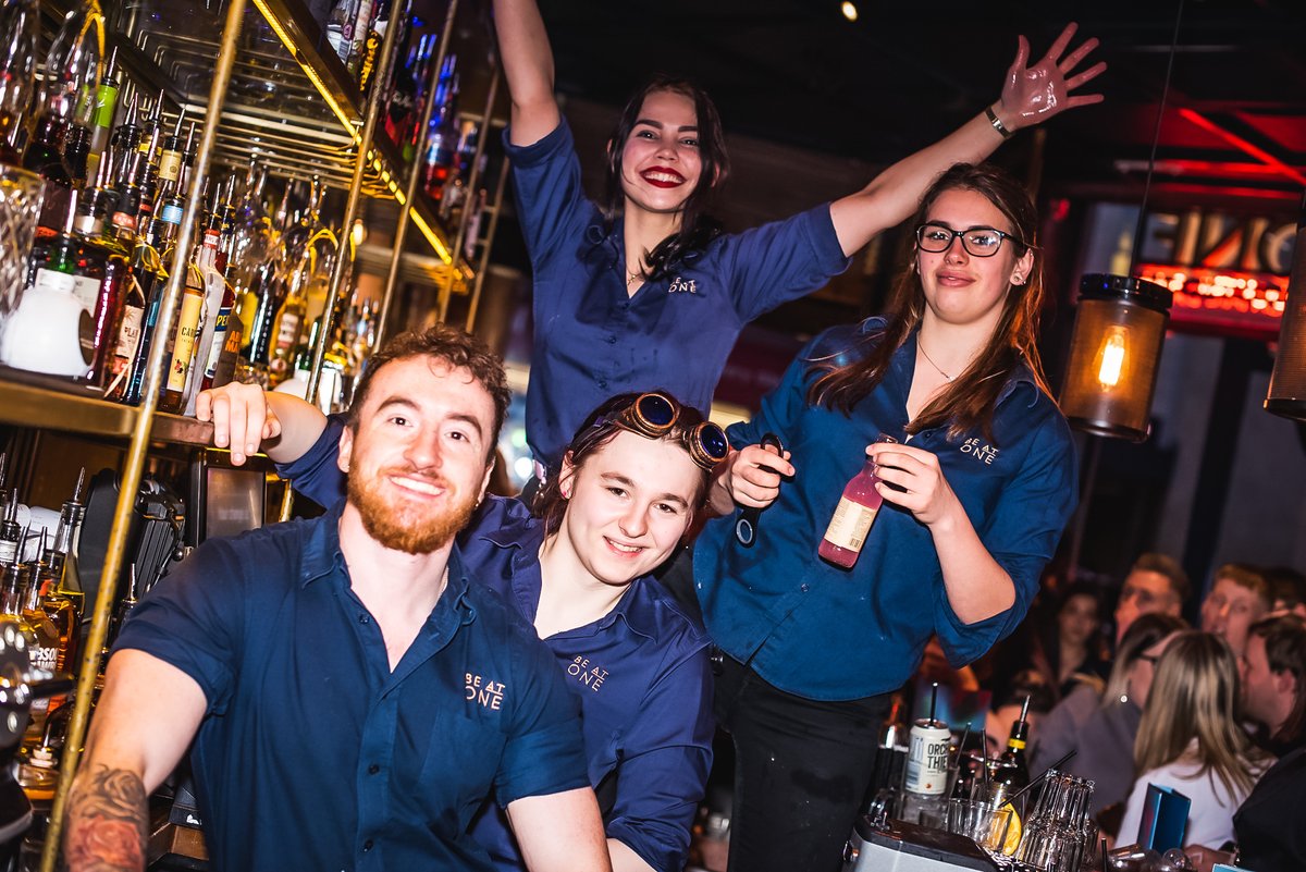 BeAtOne_Leeds's tweet photo. The team are ready to Party with you! 🎉

See you at the bar! 😍

It's 2-4-1 until 7pm! https://t.co/ACTlUibsSW