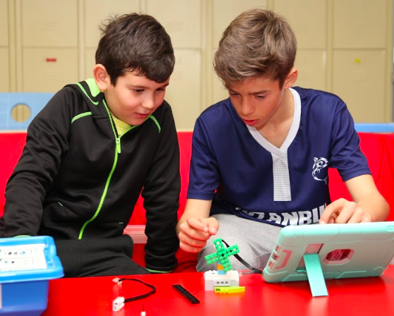 robgrantham's tweet photo. Maker Day 2020 @iics1911 was a 2-campus day of hands-on learning with circuits, micro-bits, marble runs, coding and more. Multi-age, interest-based, student-led in many cases. Thanks @KocharRiki and all who pitched in! #iicslearning https://t.co/QYEBymblls