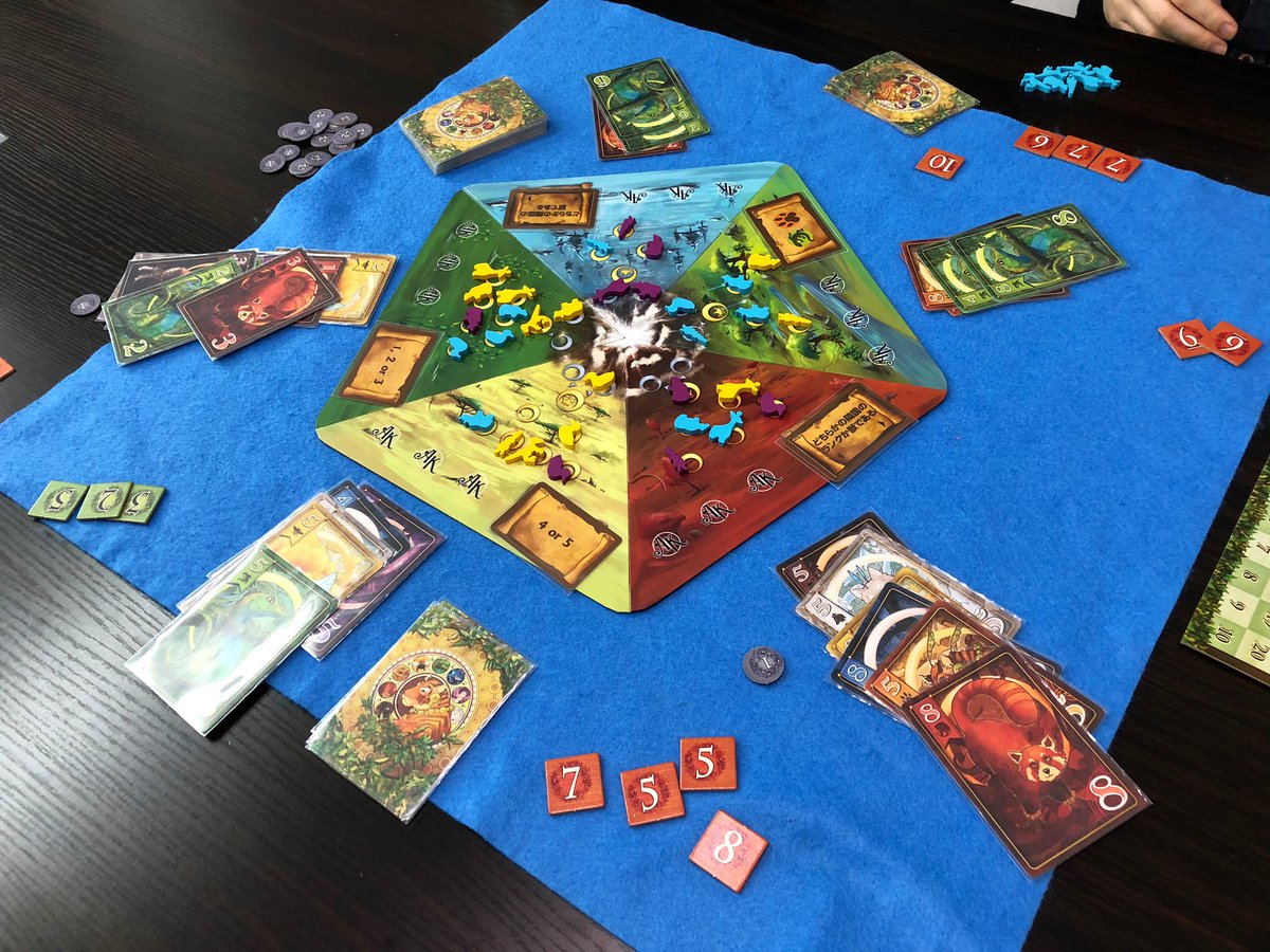BoardGameRonnie's tweet photo. 『#AnimalKingdoms』
5つの領地を奪い合う陣取りゲーム。毎ラウンド変わる駒の配置条件に加えて戦闘に向けての手札管理も必要。程よい悩ましさと陣取りの面白さを手軽に味わえる。一部疑問に思う部分はあるけど、駒が可愛いので問題ナシ。
#ボードゲーム https://t.co/hQUBHjkfPq