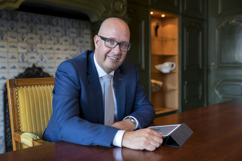 shertogenbosch's tweet photo. Het coronavirus is voor ons allemaal het gesprek van de dag. Een boodschap van burgemeester Jack Mikkers. Lees hier meer: https://t.co/xBmqnj63Uc https://t.co/bB1ZcEqbXE