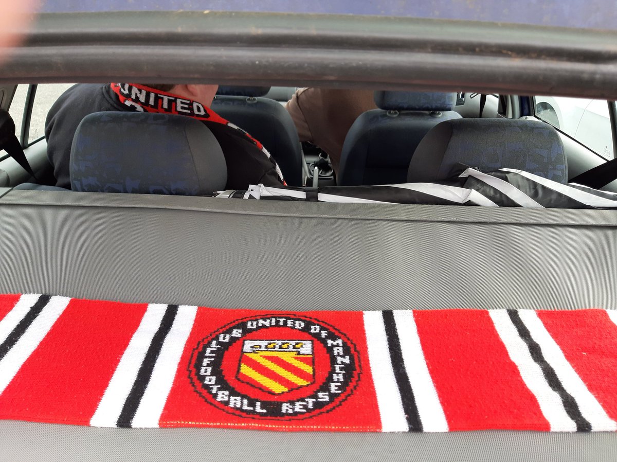 kickinmama's tweet photo. Away, away... see United away, see United away https://t.co/0sNbAVhB8x