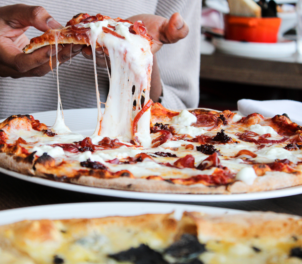 Good things come in 8 slices right?! Join us this Saturday for our wood fired pizzas! 🍕 #BellaCosa