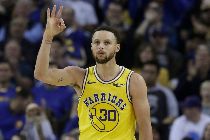 Basketbolu de i tiren adam, NBA tarihinin en iyi utörü Stephen Curry, 32 ya  nda! 

Happy Birthday! 