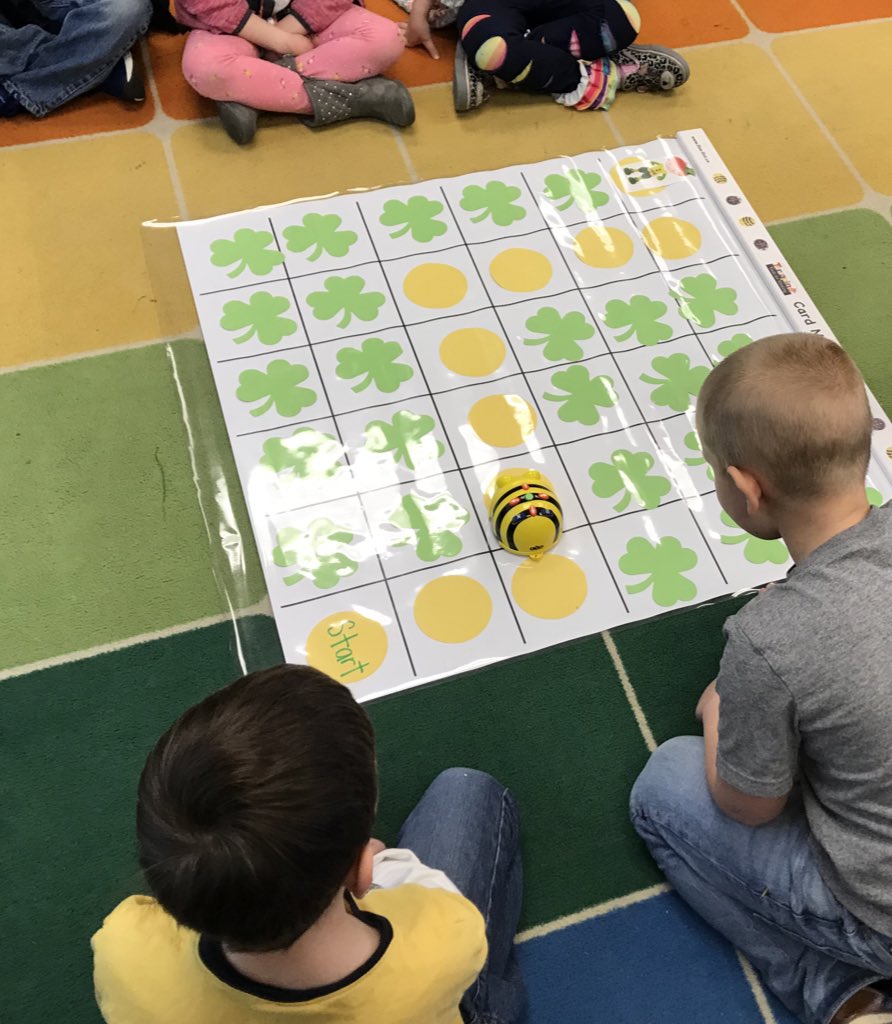 gailyoung07's tweet image. Kdg Ss @gcasd_k12 have been using their @TerrapinBots to catch leprechauns! 🐝 ☘️ #beebots #kinderscancode #proudteacher