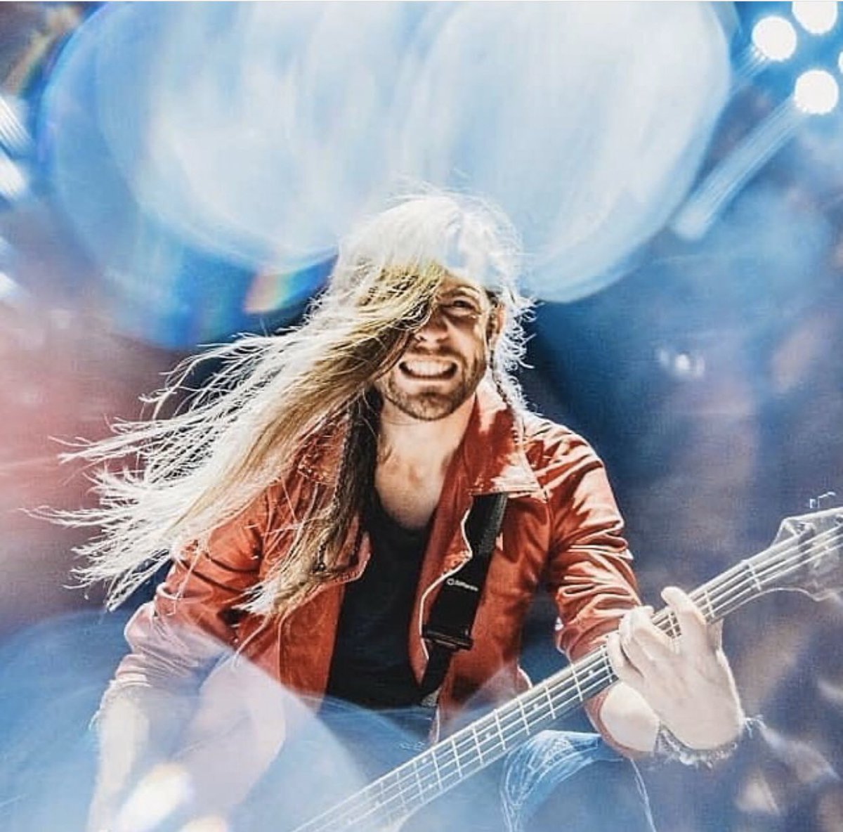 FOZZYROCK's tweet photo. Please join us in wishing a VERY Happy Birthday to the one and only RANDY DRAKE!!! #Fozzy #randydrake https://t.co/Q24nTUpkDA