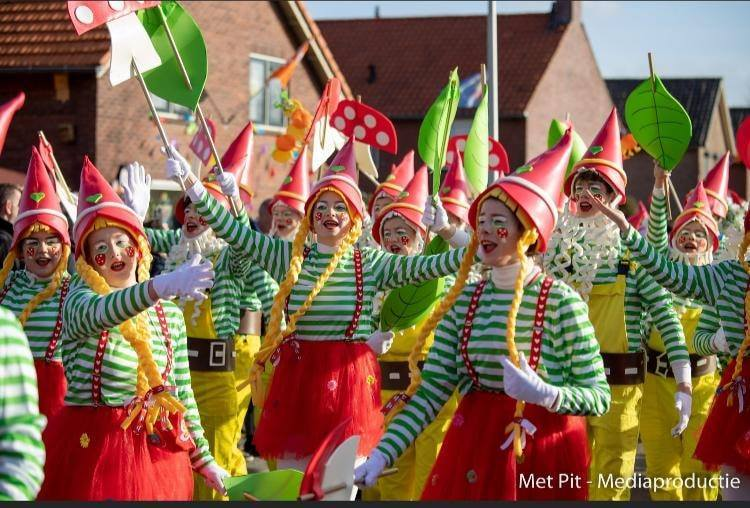 carnavalmarkt's tweet photo. Kent u iemand die niet zo groot van stuk is? Dan is deze loopgroep zeker iets voor u!

https://t.co/Z3KOJz6ESY https://t.co/Yx1voOwlek