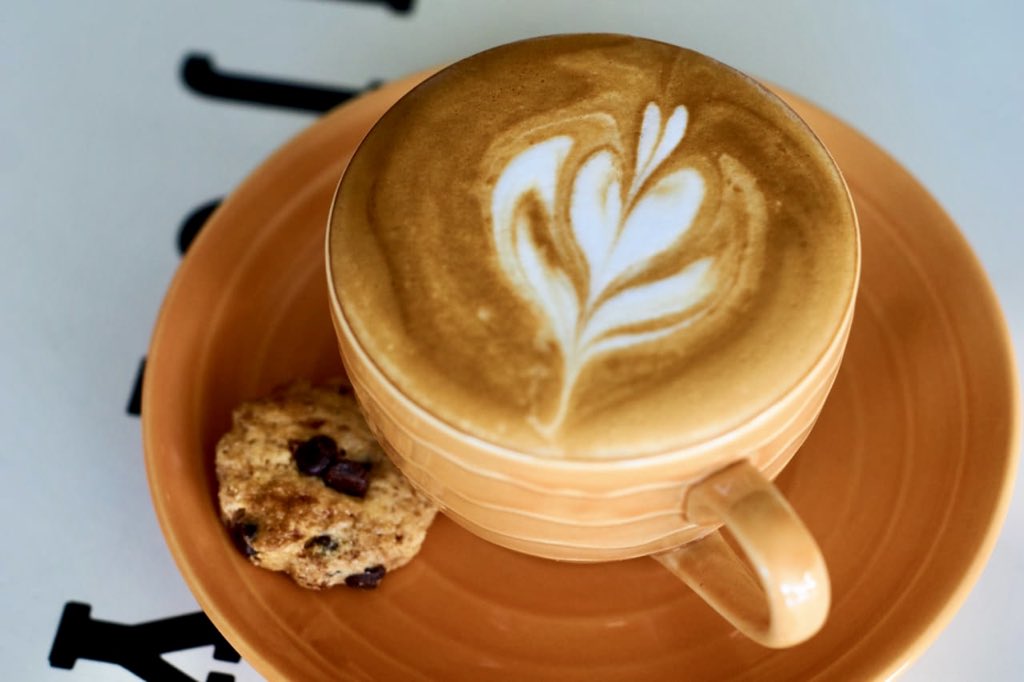MeatmyBread's tweet photo. Life begins after coffee. Nikmati hangatnya aneka pilihan kopi di MMB!  🍪☕️

.
.
Welcome to MMB SERBA SAMBAL, for reservation and another service please call:
1) MMB SERBA SAMBAL @PlazaRenon:
Telp/WA: +62 812-3889-1801
2) MMB SERBA SAMBAL WR. SUPRATMAN NO. 9 https://t.co/FTrBeZw3Oa
