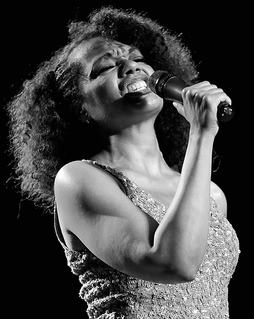 blues1914's tweet photo. Åmåls Bluesfestival Sweden  2009 Mia Lexie https://t.co/5oRNXkCnUS