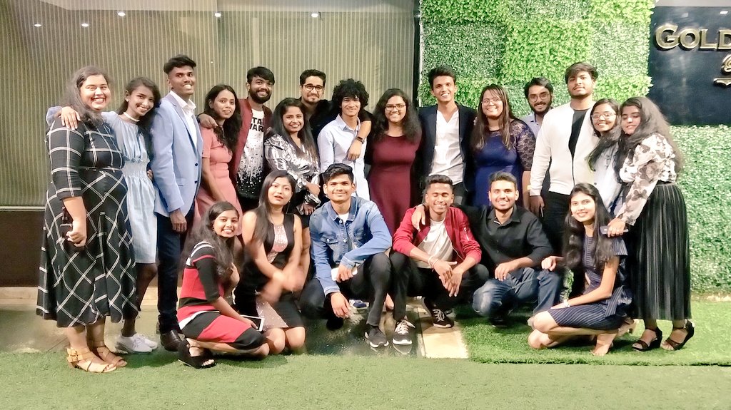 JanhaviPatankar's tweet photo. TYBMM Fam❤
So beautiful journey of 3 years🥀🥀
#farewell2020 #TYBMM #family https://t.co/VZpvjwRMDL
