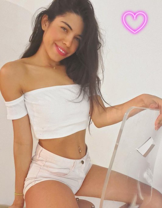 Feliz y despeinada 🤭🤭❤ feliz sabado https://t.co/Y8HX5d2rok