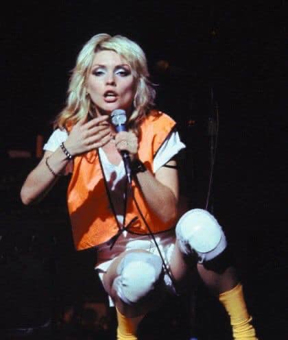 pascalforneri's tweet photo. Confinez-vous avec DEBBIE HARRY ATOMIC BLONDIE doc par moi-mรชme, toujours en replay sur @ARTEfr @grumpyMZFK @antoinedecaunes #davidbowie #cbgb #punkrock #talkingheads #rodneyontheroq #iggypop #blondie #debbieharry https://t.co/DMz7s9CK69