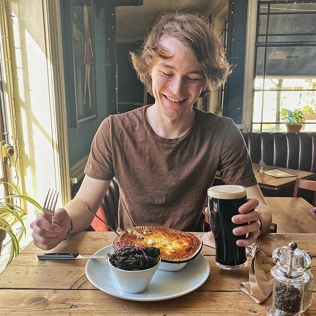 🥧EVERYBODY LOVES PIE!!🥧⠀
St Patrick’s day is just around the corner and what better way to celebrate than by tucking into a pint of Guinness and a Steak &amp; Oyster Pie? Here’s the amazing Stu, a true Irishman, about to have the pie of his life...it’s o… ift.tt/2IMRa5K