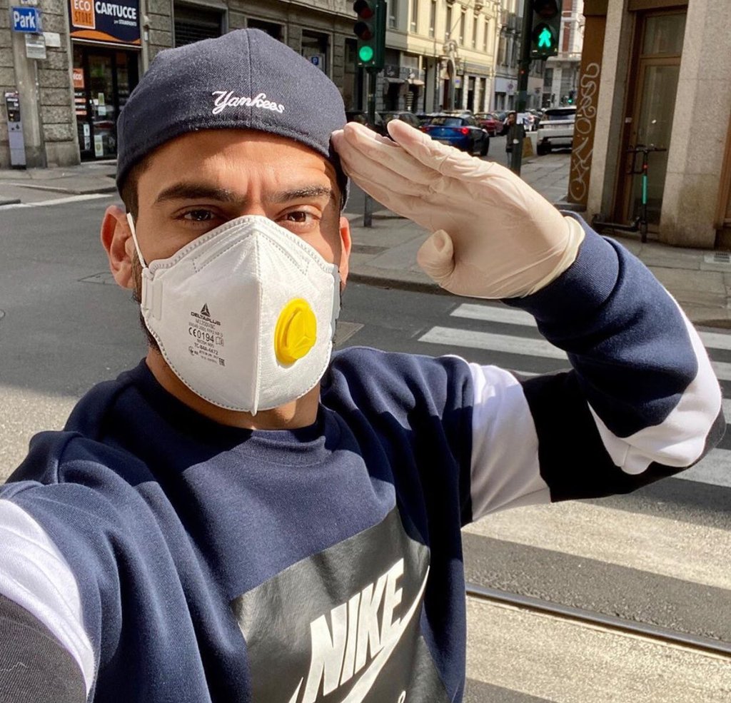SOLOVENEX_'s tweet photo. .@TomasRincon5 lo sabe 😷👮🏻‍♂️

¡Toma las medidas preventivas! ⚠️

#GánaleElPartidoAlCoronavirus https://t.co/yw05M4VmQl