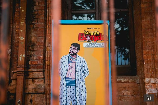 BaggyTheComic's tweet photo. This photo is from the first show of KungFu Bonda way back in 2017!! Now going to be putting it out on my YouTube channel. A show that was very close to me. I enjoyed creating it, loved performing it and now am feeling nervous and excited all at the same… https://t.co/h2kY5QvBcQ https://t.co/Lp3Kups3Ft