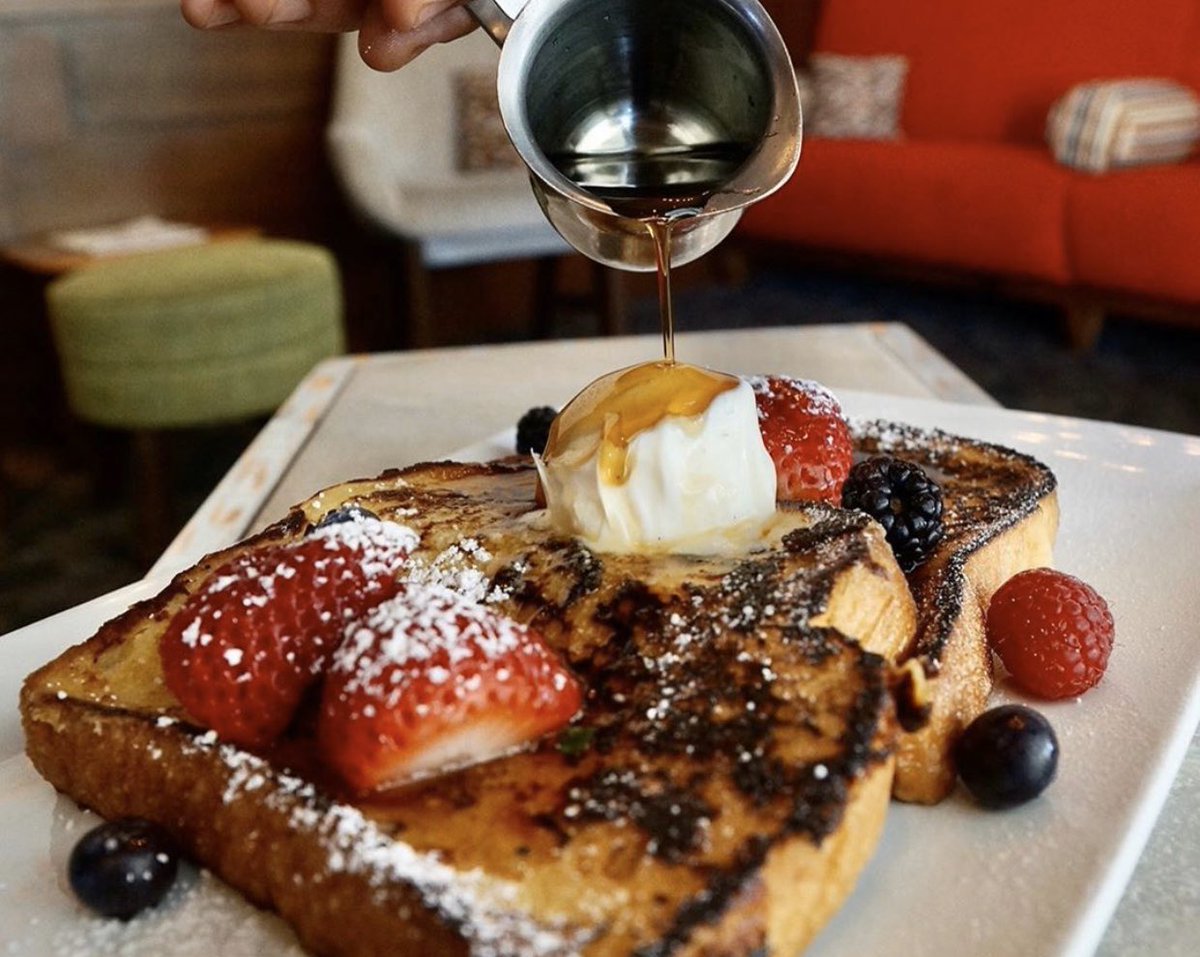 goodspiritsftl's tweet photo. It’s beautiful outside today! Join us for Saturday &amp; Sunday Brunch in our open aired dining room or outdoor patio at Good Spirits!!! 
#bars #werkend #saturday #sunday #frenchtoast #coronavirus #precautions #handwashing #purell #ftlauderdale#goodspirits #goodtimes #safety https://t.co/bsARkxyrJc