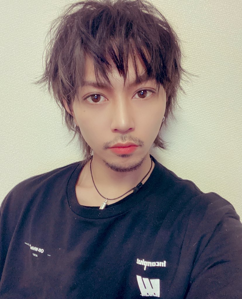 山田ジェームス武 髪切ってセットした写真 メイクさんにセットしてもらった お気にだけど似合ってるかな 中学以来のウルフカット さて ゲーム配信始まりましたよー 今日はめちゃくちゃ長くapexのランク上げやってきま ーす T Co