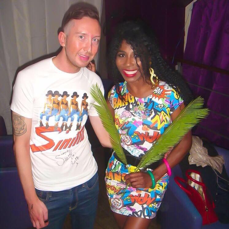 The last time I seen the fabulous @sinittaofficial at @CheerUpPopParty was in 2017 in Manchester and what a show it was...Can’t wait for her to perform at @eaglelondon TONIGHT, love you Sinitta!! 🌈🌈❤️🕺💃🏻 #cheerup #sinitta #performance #music #stockaitkenandwaterman