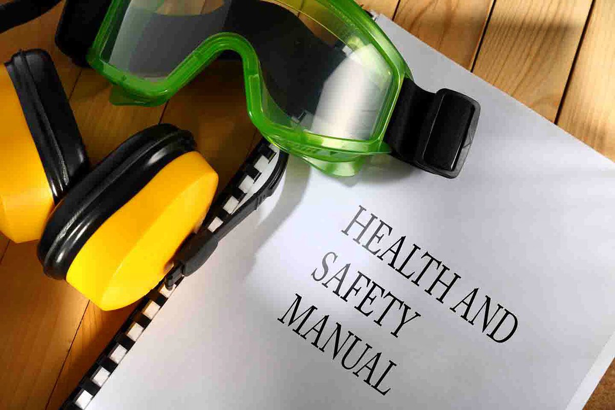 At South East Roofing Contractors Our safety first mindset includes making sure we are compliant with all relevant statutory requirements, regulations, and Codes of Practice.

#health #safety #south #east #roofing #qualified #team