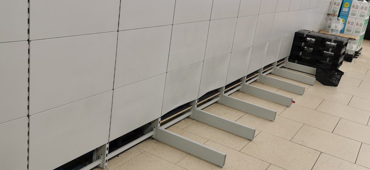 kasparsm_'s tweet photo. @LidlGB in Manchester today, no water, toilet roll, hand wash. People getting crazy 🤦‍♂️ can't believe. https://t.co/vAhYRdbGoo