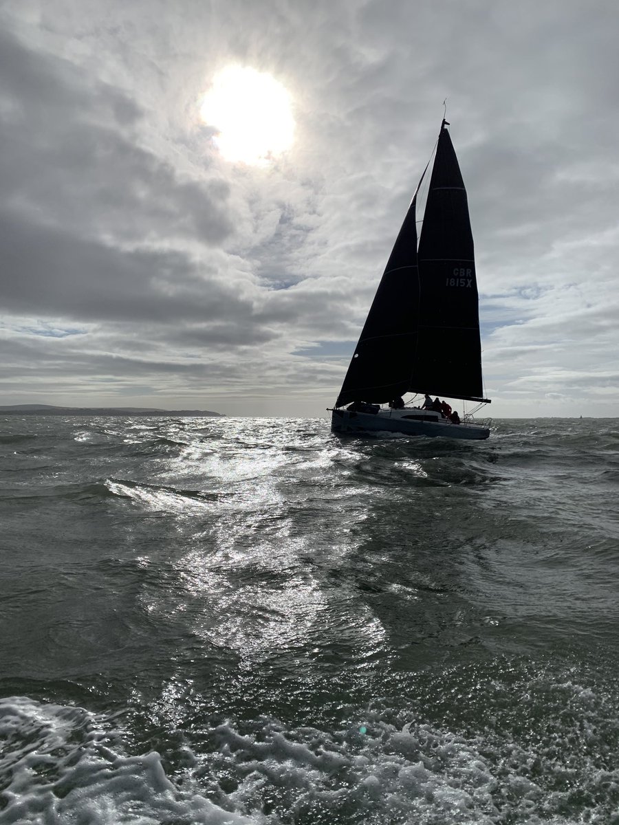 Jon_Knighton's tweet photo. An amazing day with @army_offshore on the Solent with brand new yacht @Fujitsu British Soldier https://t.co/15kN3fWGzF