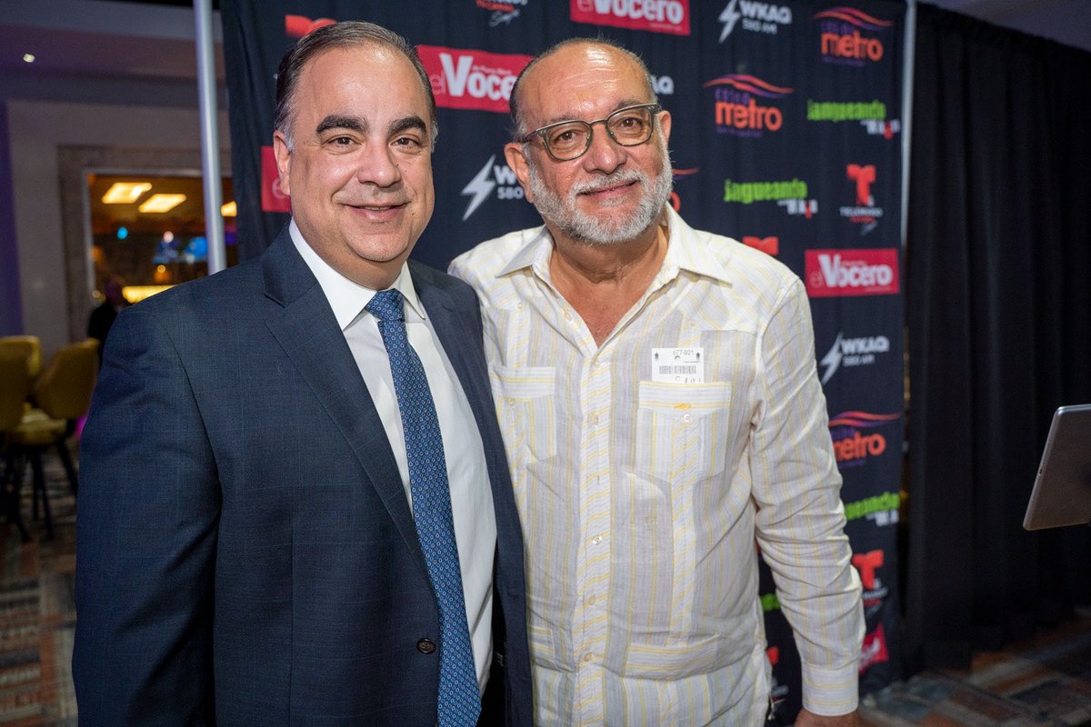 jangueando's tweet photo. #jangueando el pasado jueves en el #metrolounge de @casinometro con @LPabonRoca y una lluvia de estrellas @LosRiveraD @eljibarosi #alecmora #quiquelopez @ConcienciaClas1 … celebrando el cumpleaños de @VegaIsmaelCPA https://t.co/hY7yKo4AKf