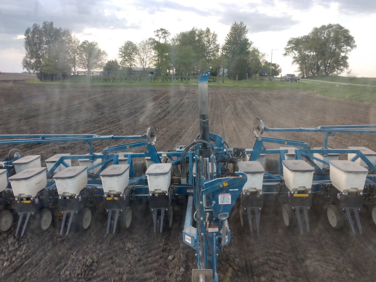 yenterfarms's tweet photo. 2007 Kinze 3600 12/24 30"/15" planter.
Used on 350 acres anually
For Sale
$55,000 USD
Do your thing Twitter! https://t.co/0FagrbIcVk