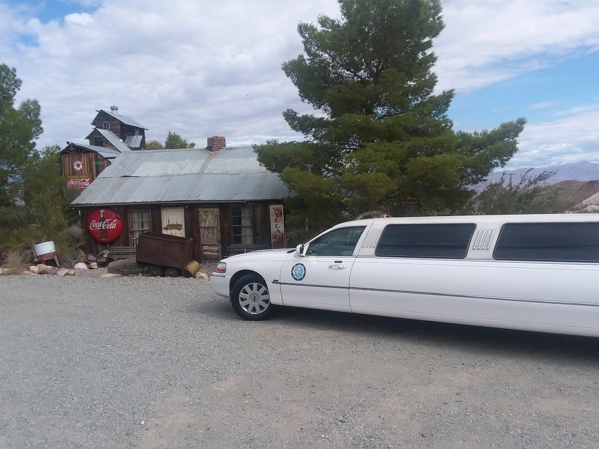 VIPLimosLV's tweet photo. Night Tours, Sunset Tours, Sunrise Tours, Scenic Tours and custom designed tours....whatever your desire, we can make it happen! #VIPLimosLV #VegasNightTours #VegasTours #Striptours #Valleyoffiretours #lasvegaslimousineservice #lasvegasbestratedlimousineservice #HummerLimousine https://t.co/Mh6rGnkX1M