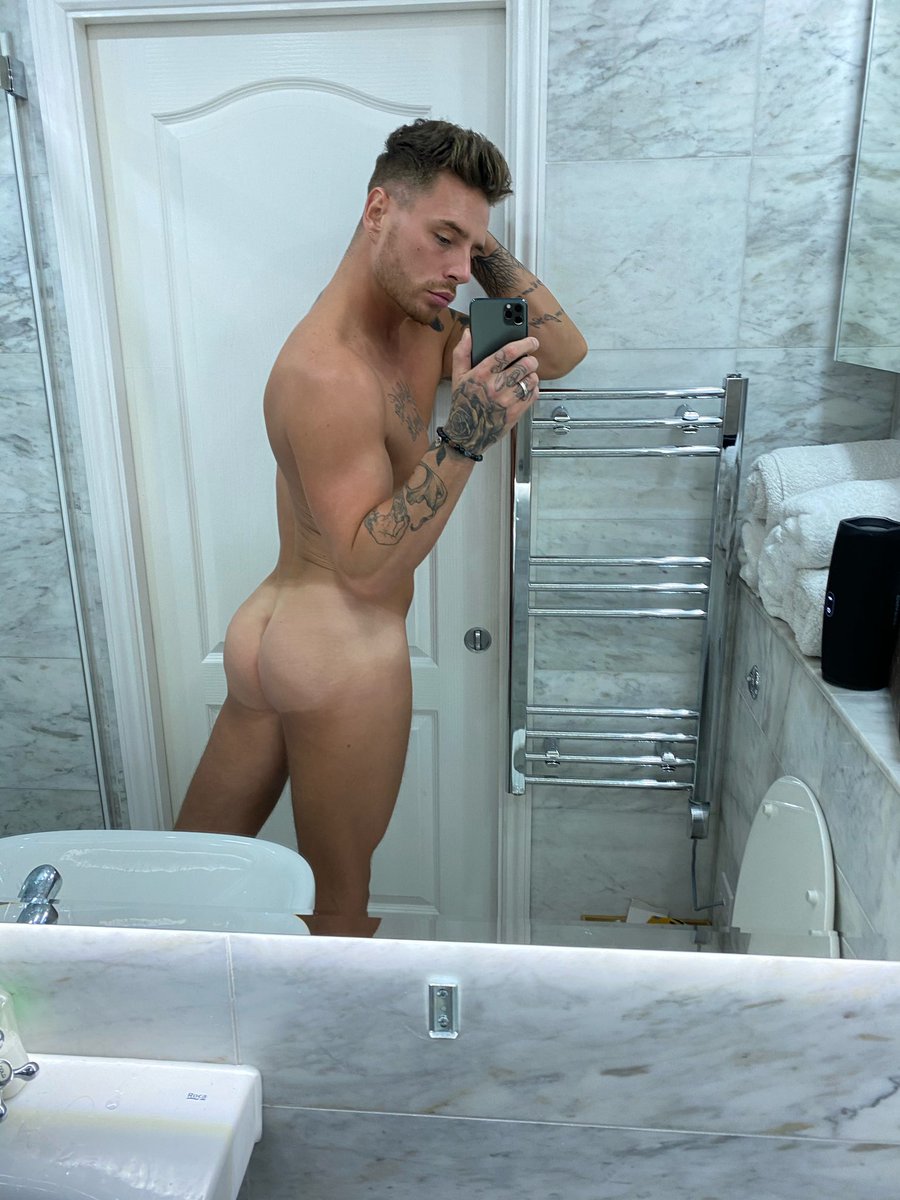 JoshMooreXXX's tweet photo. In light of positivity ! Here’s some free nudes ! 

Comment a heart below and I’ll give you a compliment! ❤️ https://t.co/cd96sK1IKw