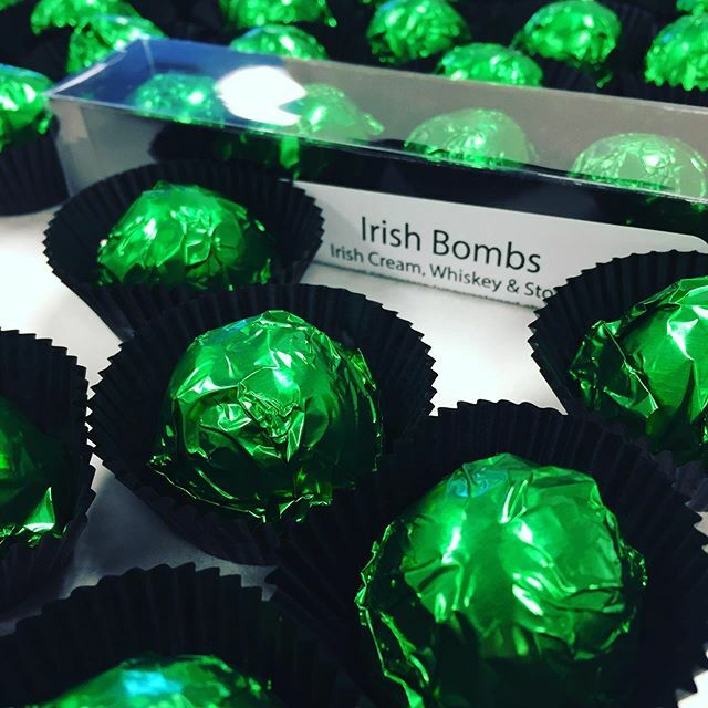TeaseChocolates's tweet photo. Irish Bomb truffles are available! Dark chocolate with 3 layered ganaches of Bushmills Whiskey, Bailey's Irish Cream &amp; Guinness Stout. #teasechocolates #bushmillswhiskey #baileysirishcream #guinnessstout https://t.co/puRudKZZq0 https://t.co/TA9HUeqIUG