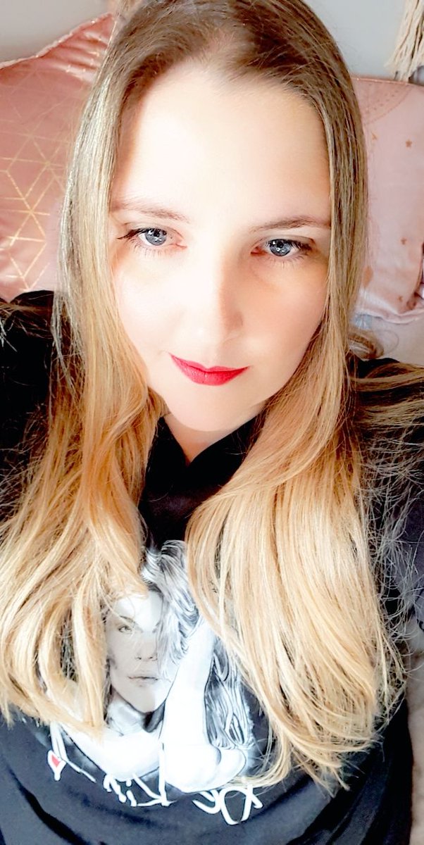 joannac34's tweet photo. Thought I'd wear it again today #bekind #CarolineFlack #carolineflackrip #mentalhealth @lemontwittor https://t.co/DOL7tlotlN
