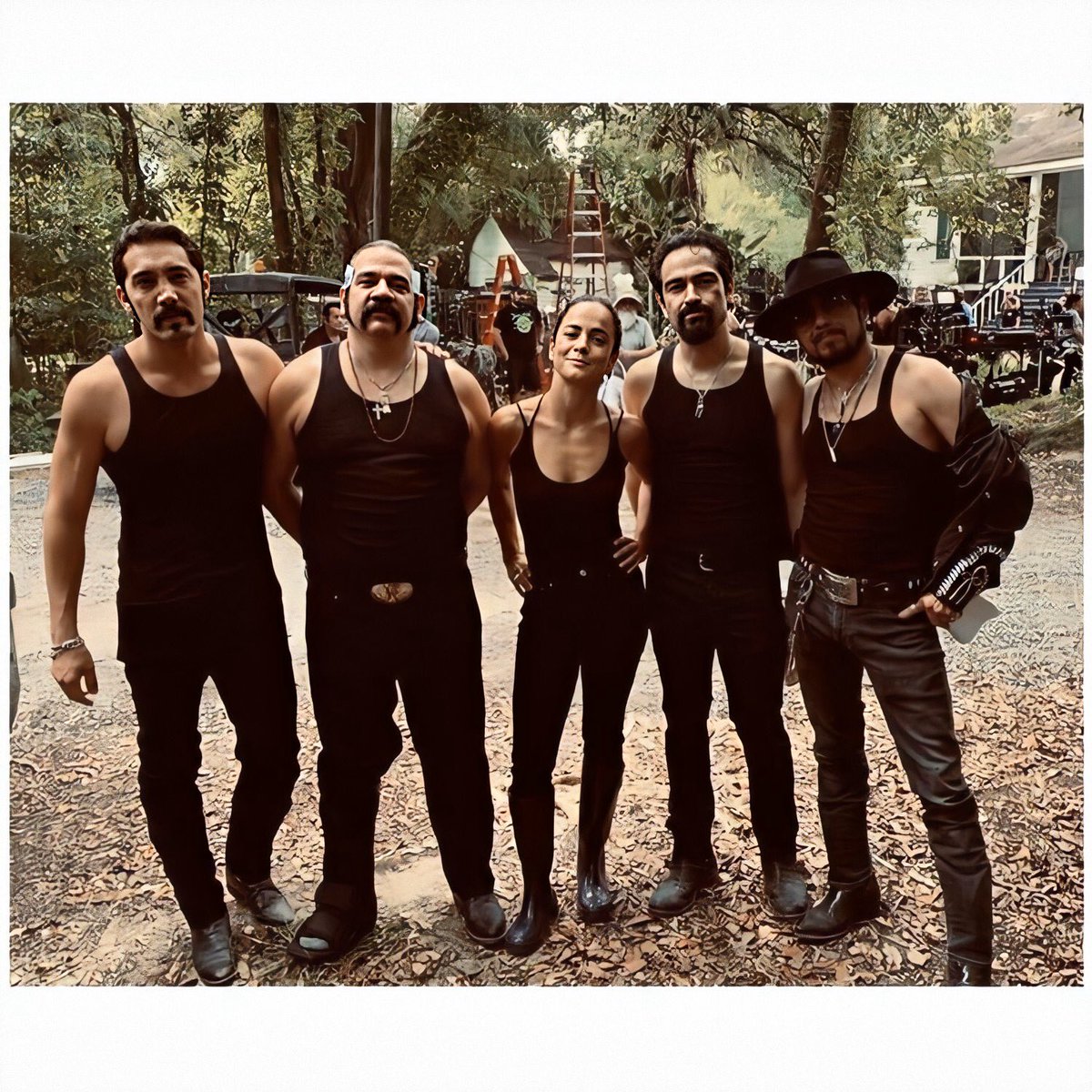 todafandoPoncho's tweet photo. โEven cartels like to match sometimes! #QueenOfTheSouth
#RIPJavier #LaFamilia #fbf #Season4โ
๐ท | @alejobarrios24 https://t.co/h8NWkKTQDF